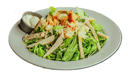 Ensalada Caesar de pollo con croutons y parmesano